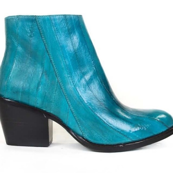 Alcala Rose Women’s Turquoise Eel Boots - Picture 2 of 5